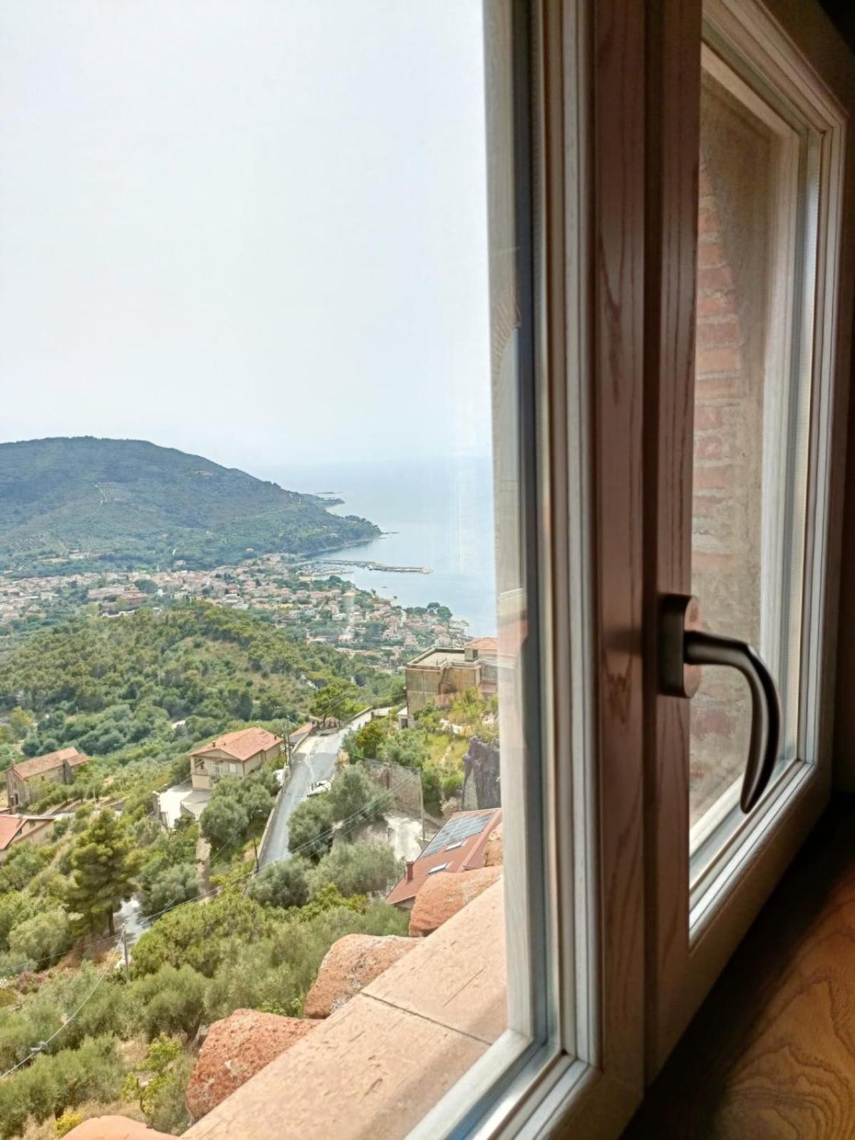 La Mansarda Bed & Breakfast Castellabate Exterior photo